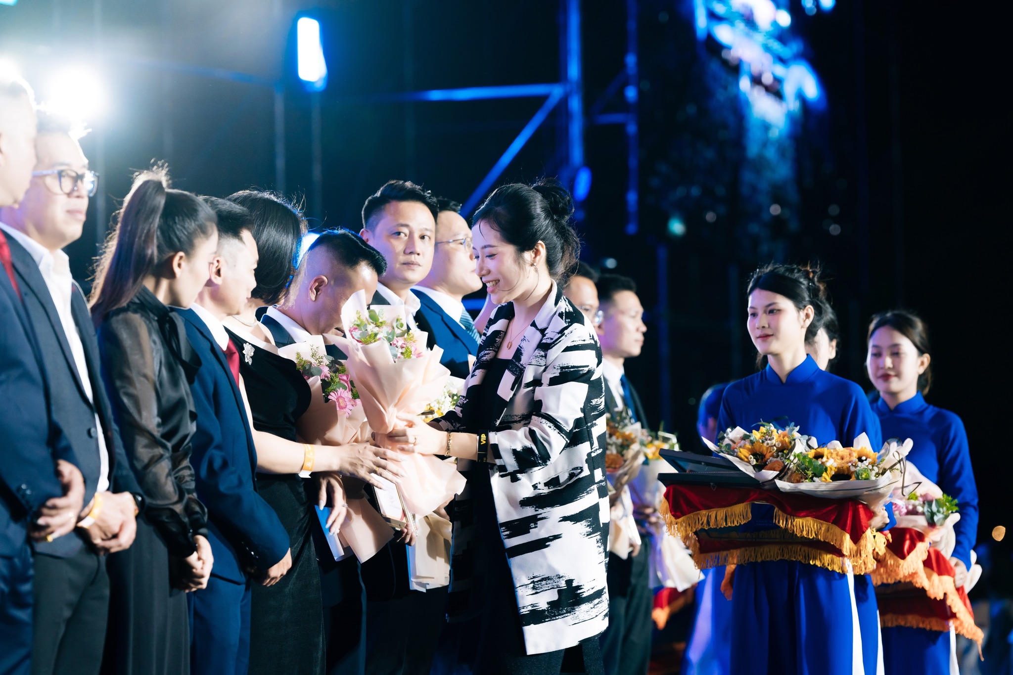 kỷ nguyên số (48)